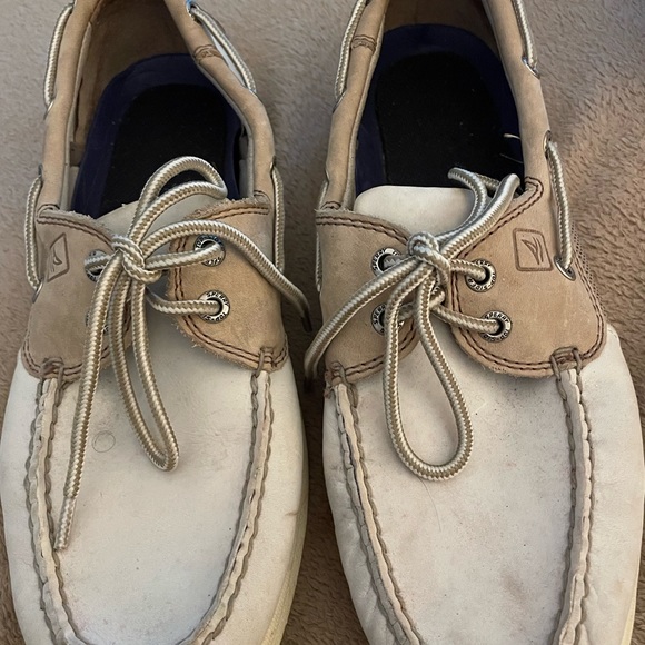 Sperry top-sider. Nice cream and tan color - Picture 10 of 10